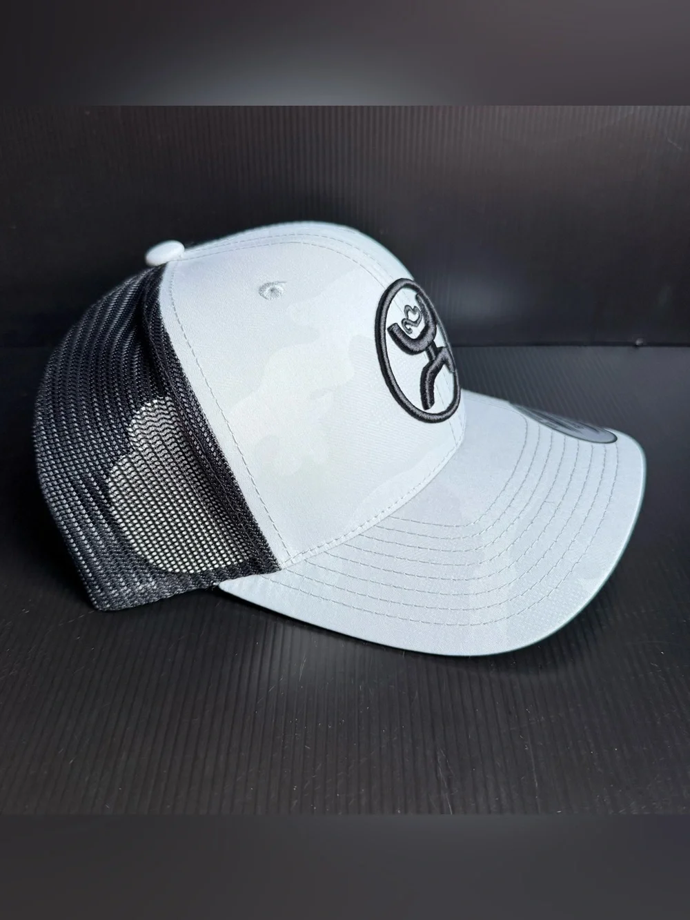 NWT Hooey O Classic Grey Camo Black Mesh Adjustable SnapBack Trucker Hat Cap